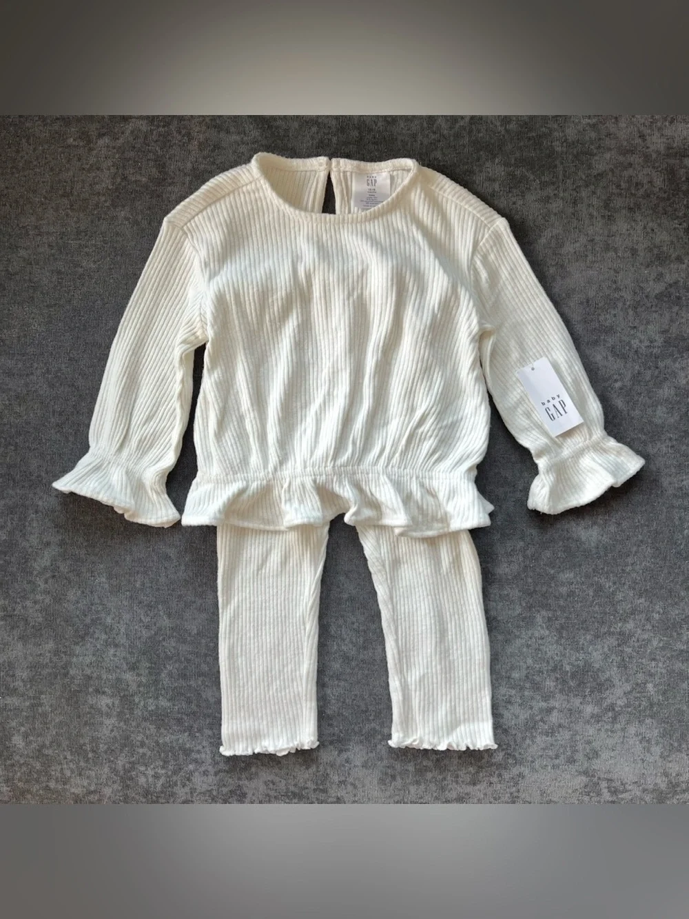 NWT Baby Gap Cream Ribbed Set Size 12-18 Months